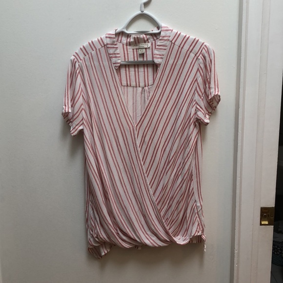 Women’s Top - Picture 2 of 2